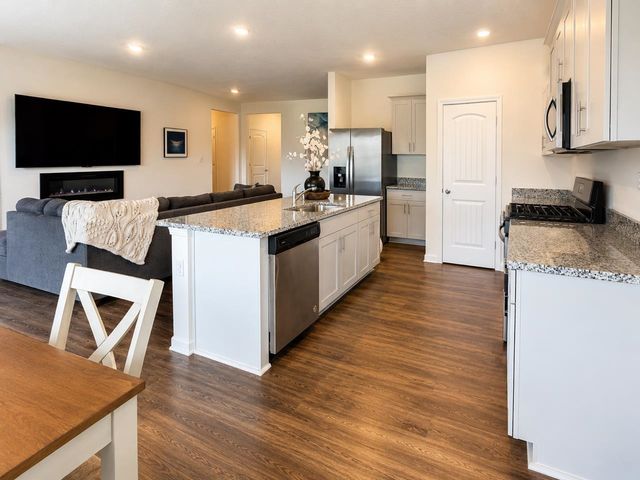 7404 BARRETT OAKS CV, Millington, TN 38053