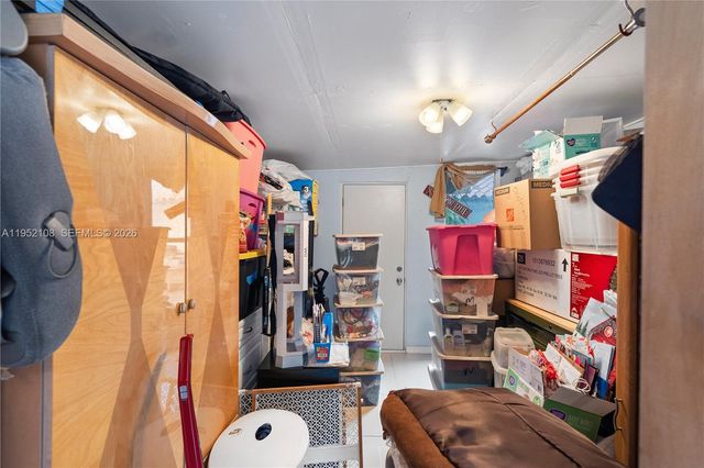 6919 W 29th Way, Hialeah, FL 33018