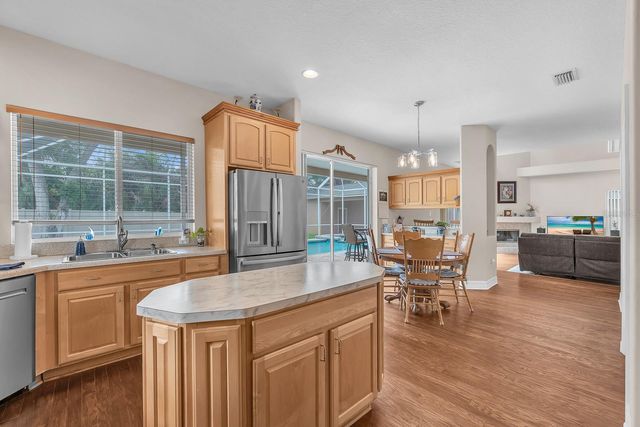 8805 CROSS LANDING LANE, Riverview, FL 33578