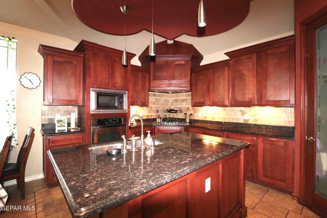 11304 MENLO Avenue, El Paso, TX 79936