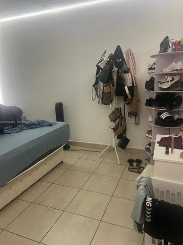 1245 W 24th St 121, Hialeah, FL 33010