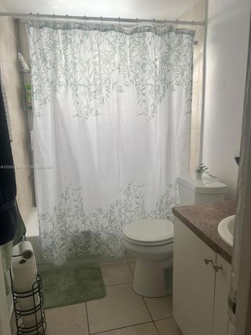 1245 W 24th St 121, Hialeah, FL 33010