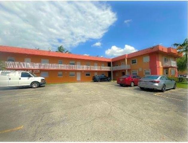1245 W 24th St 121, Hialeah, FL 33010