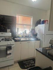 1245 W 24th St 121, Hialeah, FL 33010