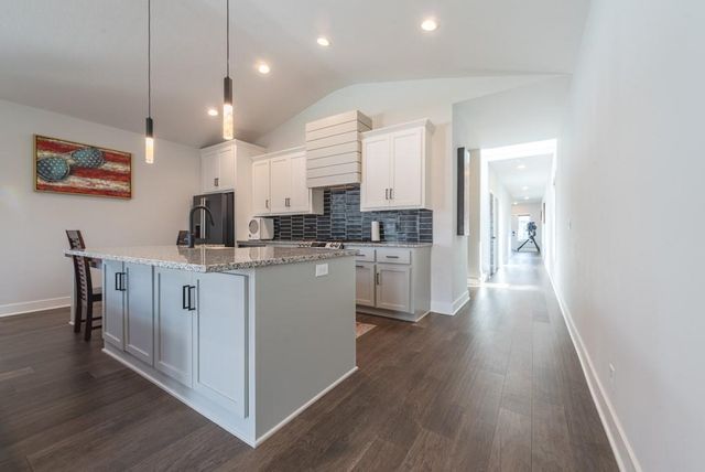 4436 TRACY Avenue, Kansas City, MO 64110