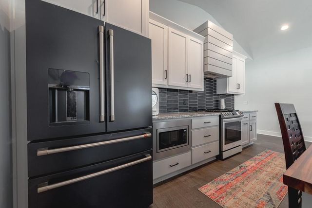 4436 TRACY Avenue, Kansas City, MO 64110