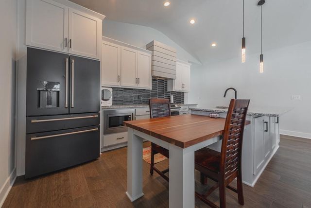 4436 TRACY Avenue, Kansas City, MO 64110