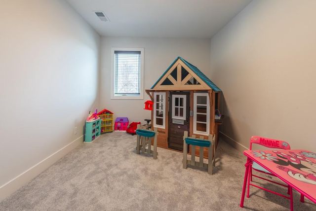 4436 TRACY Avenue, Kansas City, MO 64110