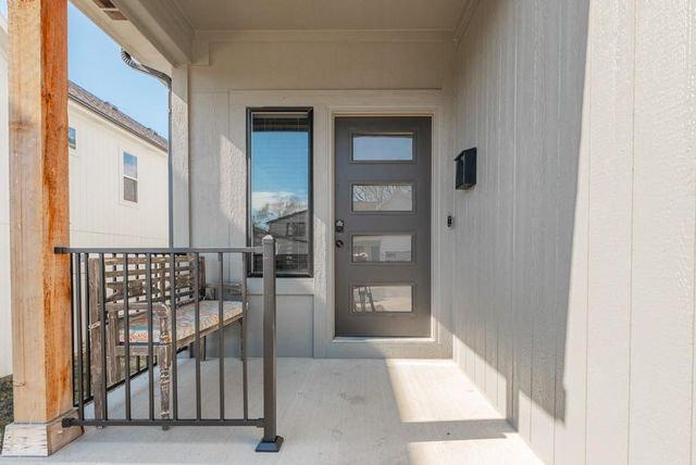 4436 TRACY Avenue, Kansas City, MO 64110