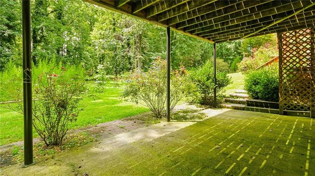 1716 Crowes Lake Court, Lawrenceville, GA 30043