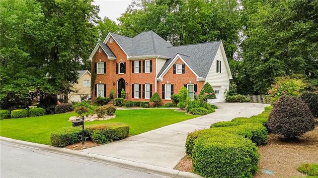 1716 Crowes Lake Court, Lawrenceville, GA 30043
