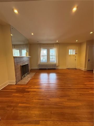 2332 Sherbrook St, Squirrel Hill, PA 15217