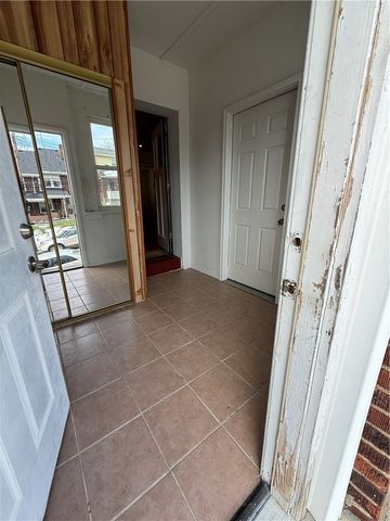 2332 Sherbrook St, Squirrel Hill, PA 15217