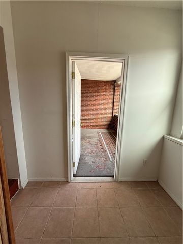 2332 Sherbrook St, Squirrel Hill, PA 15217