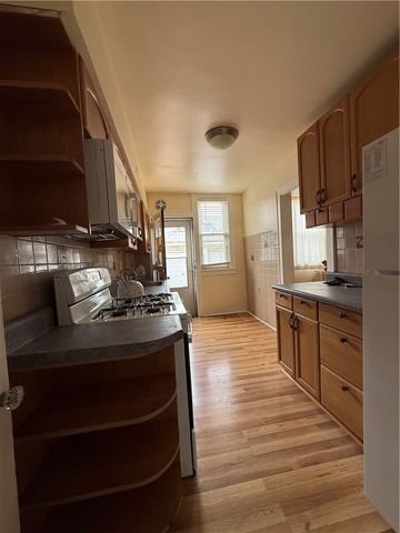 2332 Sherbrook St, Squirrel Hill, PA 15217