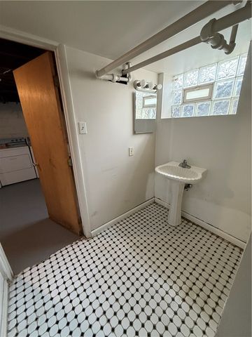 2332 Sherbrook St, Squirrel Hill, PA 15217