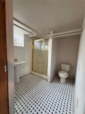 2332 Sherbrook St, Squirrel Hill, PA 15217