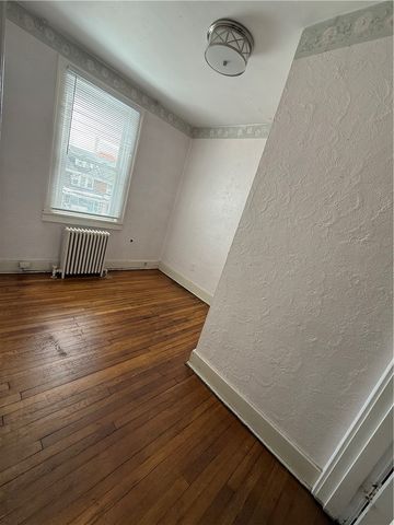 2332 Sherbrook St, Squirrel Hill, PA 15217