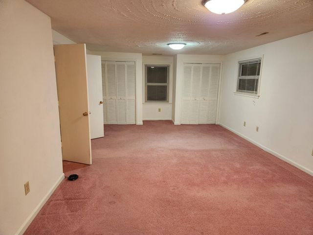 215 Overlook RD, Vinton, VA 24179