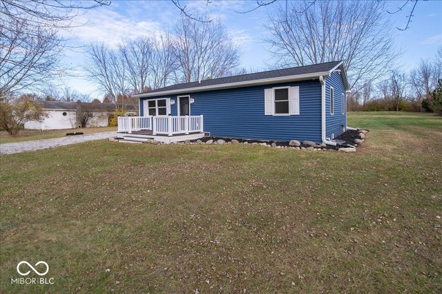 9292 S Tomahawk Trail, Markleville, IN 46056