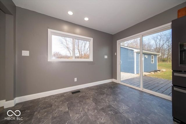 9292 S Tomahawk Trail, Markleville, IN 46056