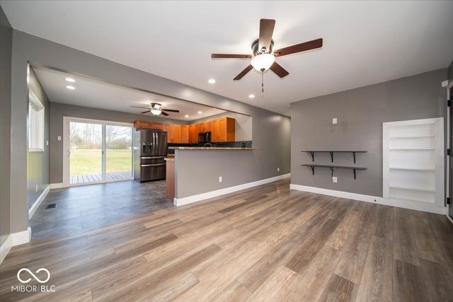 9292 S Tomahawk Trail, Markleville, IN 46056