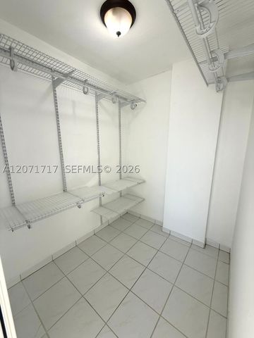 5199 NW 7th St 501E, Miami, FL 33126