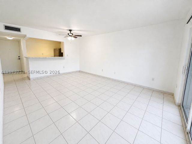 5199 NW 7th St 501E, Miami, FL 33126