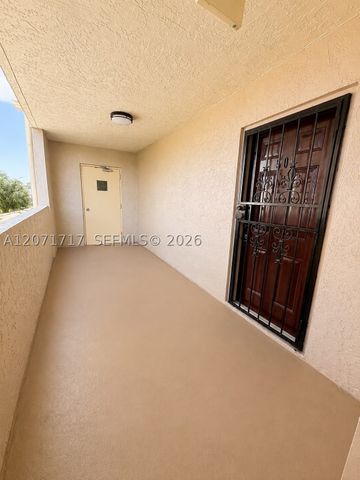 5199 NW 7th St 501E, Miami, FL 33126