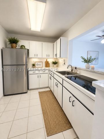5199 NW 7th St 501E, Miami, FL 33126