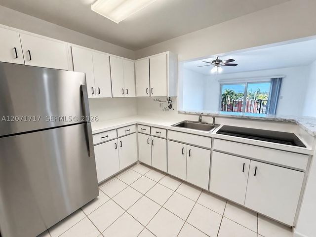 5199 NW 7th St 501E, Miami, FL 33126
