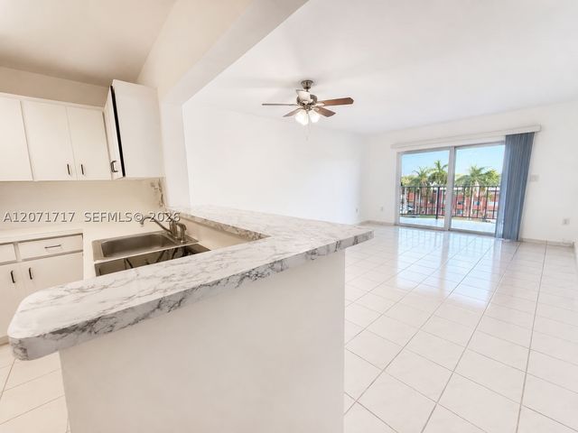 5199 NW 7th St 501E, Miami, FL 33126