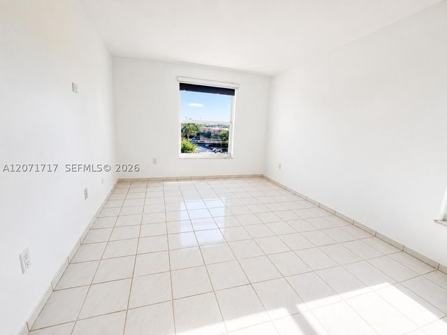 5199 NW 7th St 501E, Miami, FL 33126