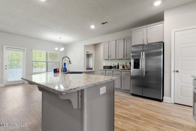 12213 Savannah Circle, Ocean Springs, MS 39564