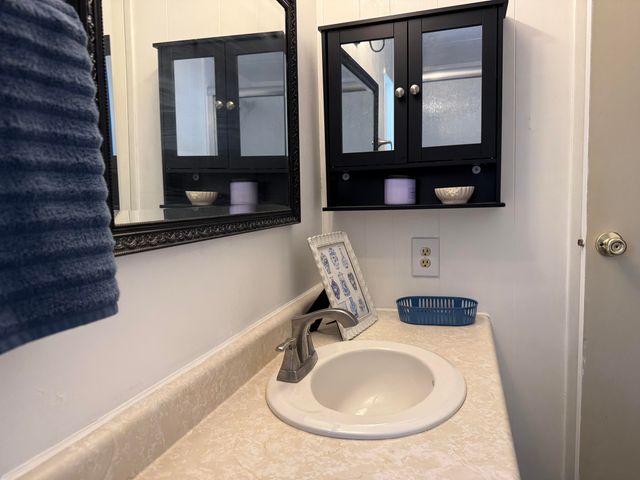 2400 W Midvalley Avenue F-1, Visalia, CA 93277