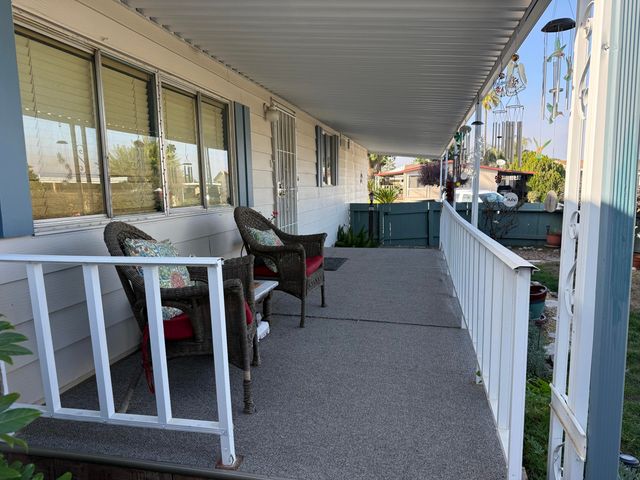 2400 W Midvalley Avenue F-1, Visalia, CA 93277