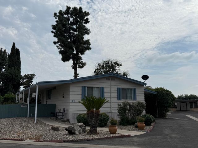 2400 W Midvalley Avenue F-1, Visalia, CA 93277