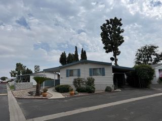 2400 W Midvalley Avenue F-1, Visalia, CA 93277