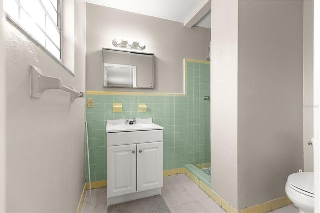 1301 NICHOLS DRIVE, Tavares, FL 32778