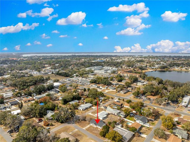 1301 NICHOLS DRIVE, Tavares, FL 32778