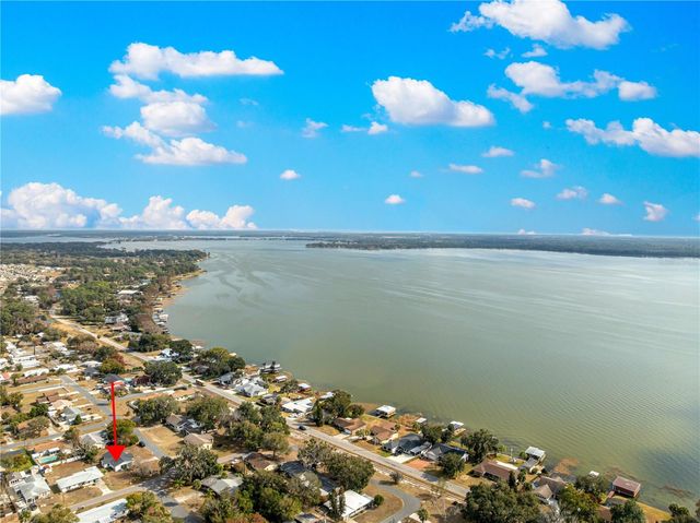 1301 NICHOLS DRIVE, Tavares, FL 32778