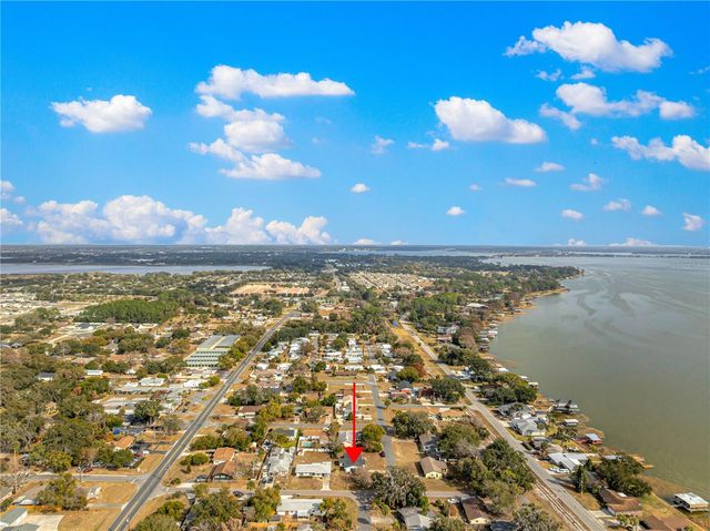 1301 NICHOLS DRIVE, Tavares, FL 32778