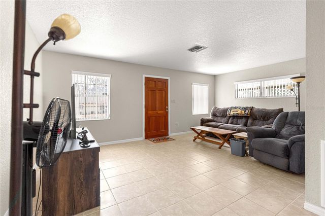 1301 NICHOLS DRIVE, Tavares, FL 32778