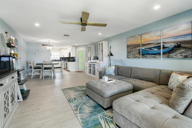 117 Lehane Terrace 211, North Palm Beach, FL 33408