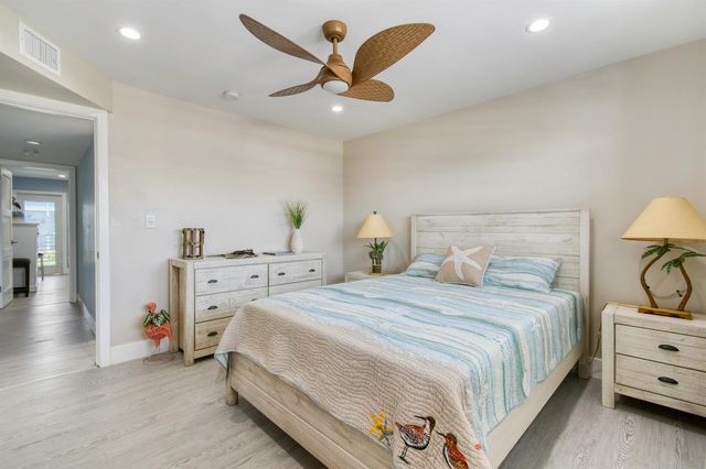 117 Lehane Terrace 211, North Palm Beach, FL 33408