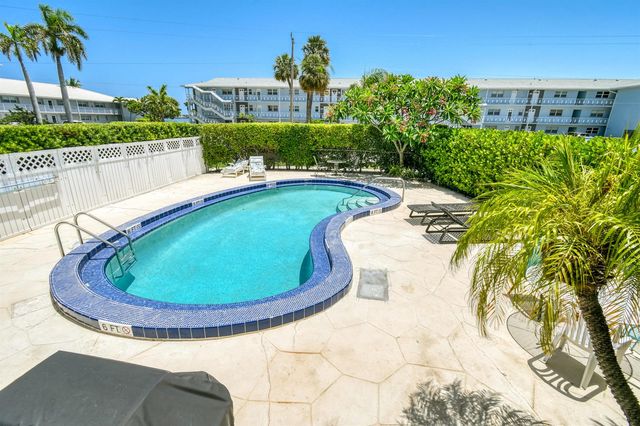 117 Lehane Terrace 211, North Palm Beach, FL 33408