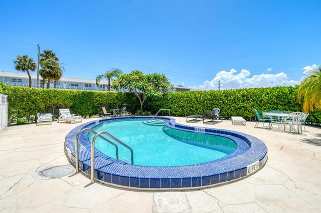117 Lehane Terrace 211, North Palm Beach, FL 33408