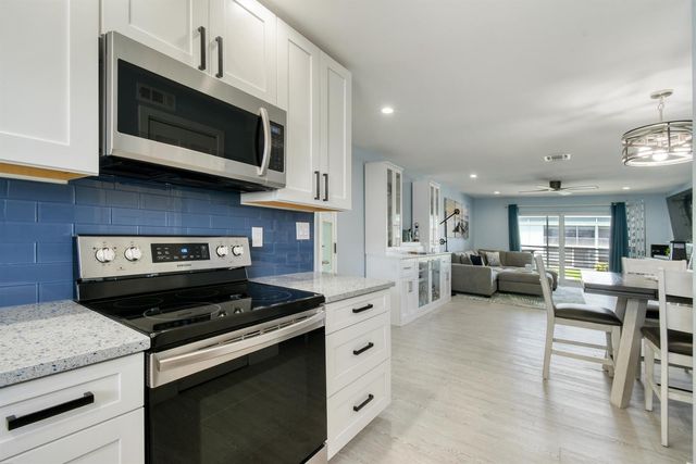 117 Lehane Terrace 211, North Palm Beach, FL 33408