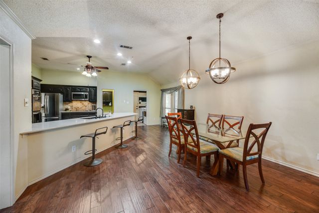 2921 Oak Ridge Drive, Hurst, TX 76054