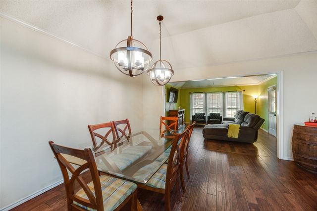 2921 Oak Ridge Drive, Hurst, TX 76054